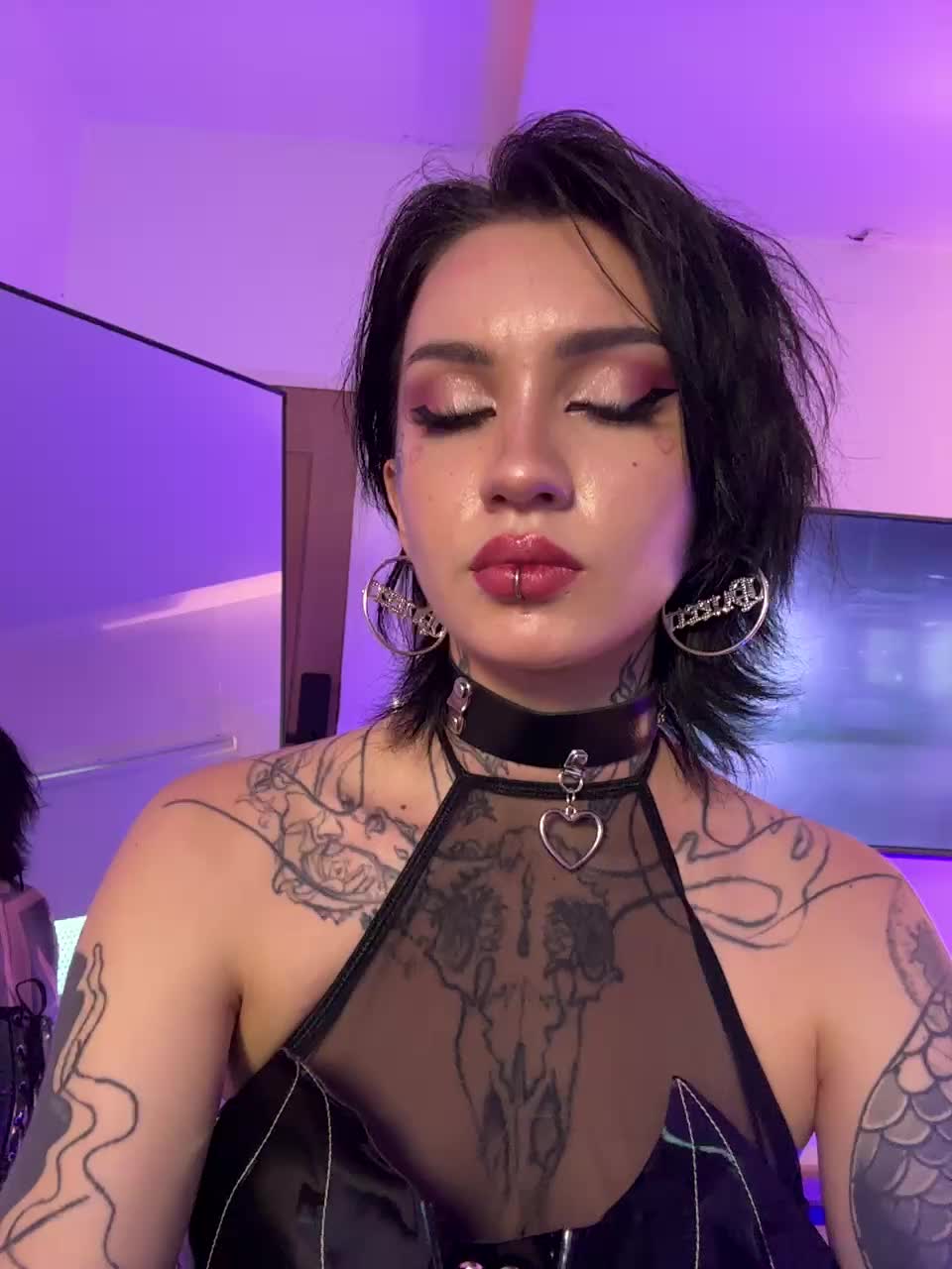 View or download file red_moon on 2024-10-11 from bongacams