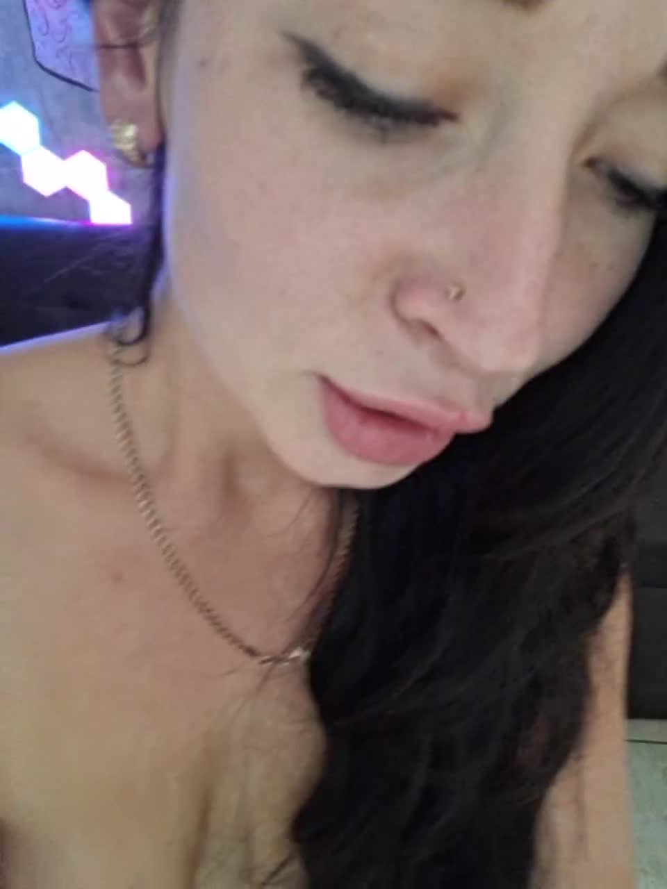 View or download file aureliyxxx on 2024-10-12 from bongacams