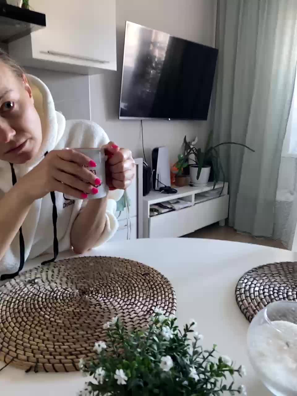 View or download file yugovi on 2024-10-12 from bongacams