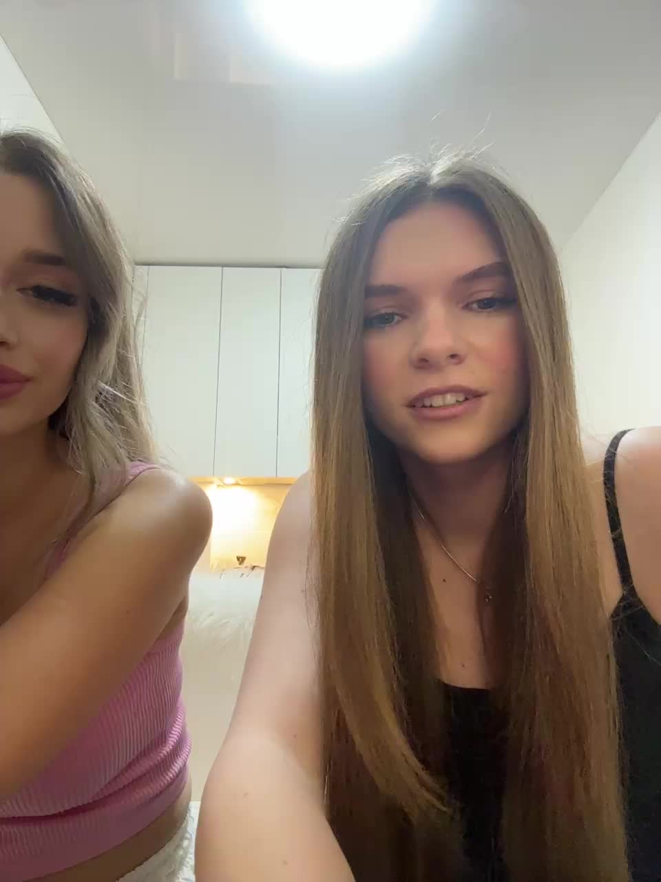 View or download file emilyandmira on 2024-10-14 from bongacams
