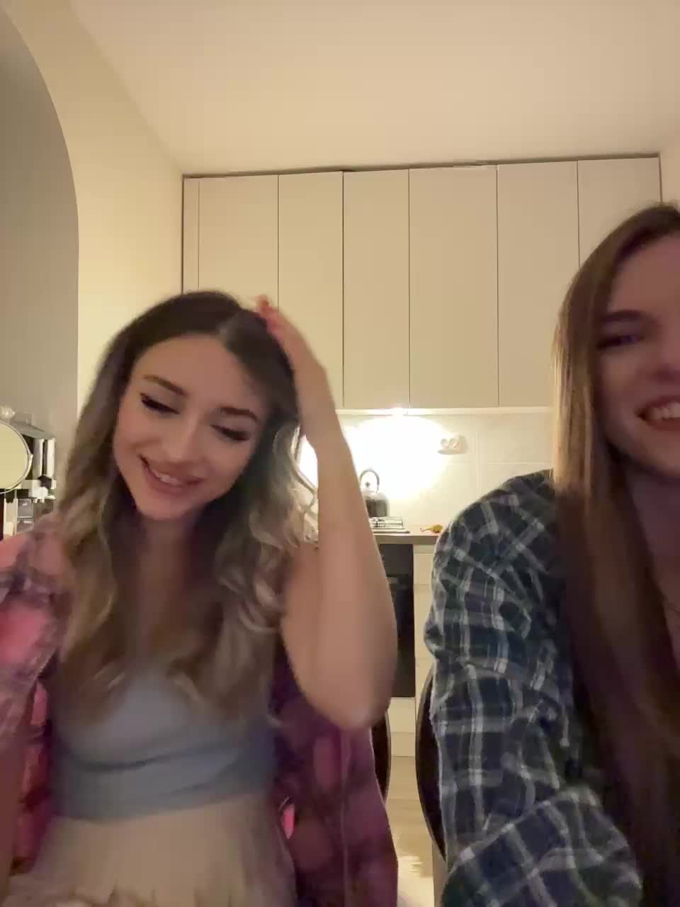 View or download file emilyandmira on 2024-10-17 from bongacams