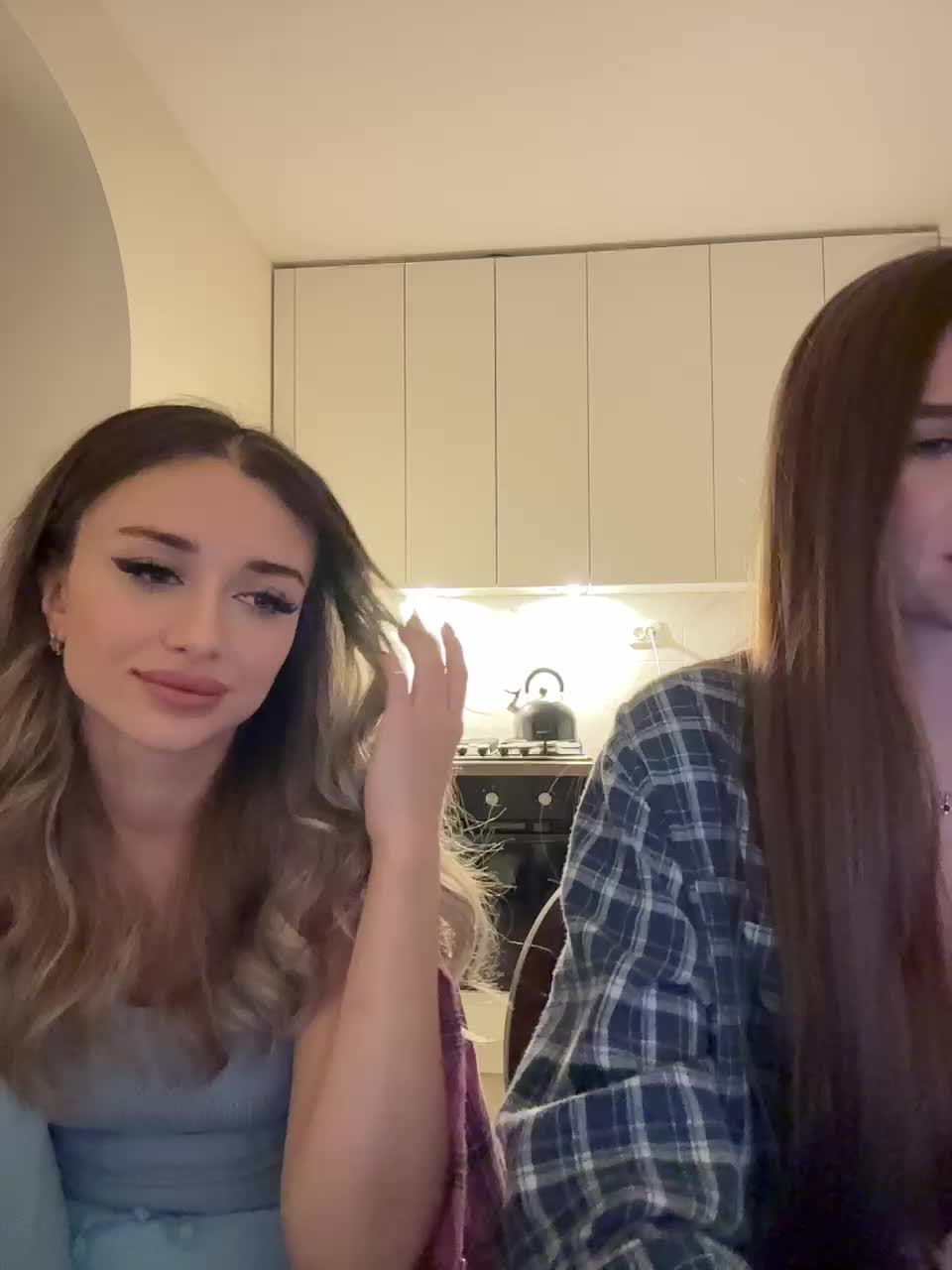 View or download file emilyandmira on 2024-10-17 from bongacams