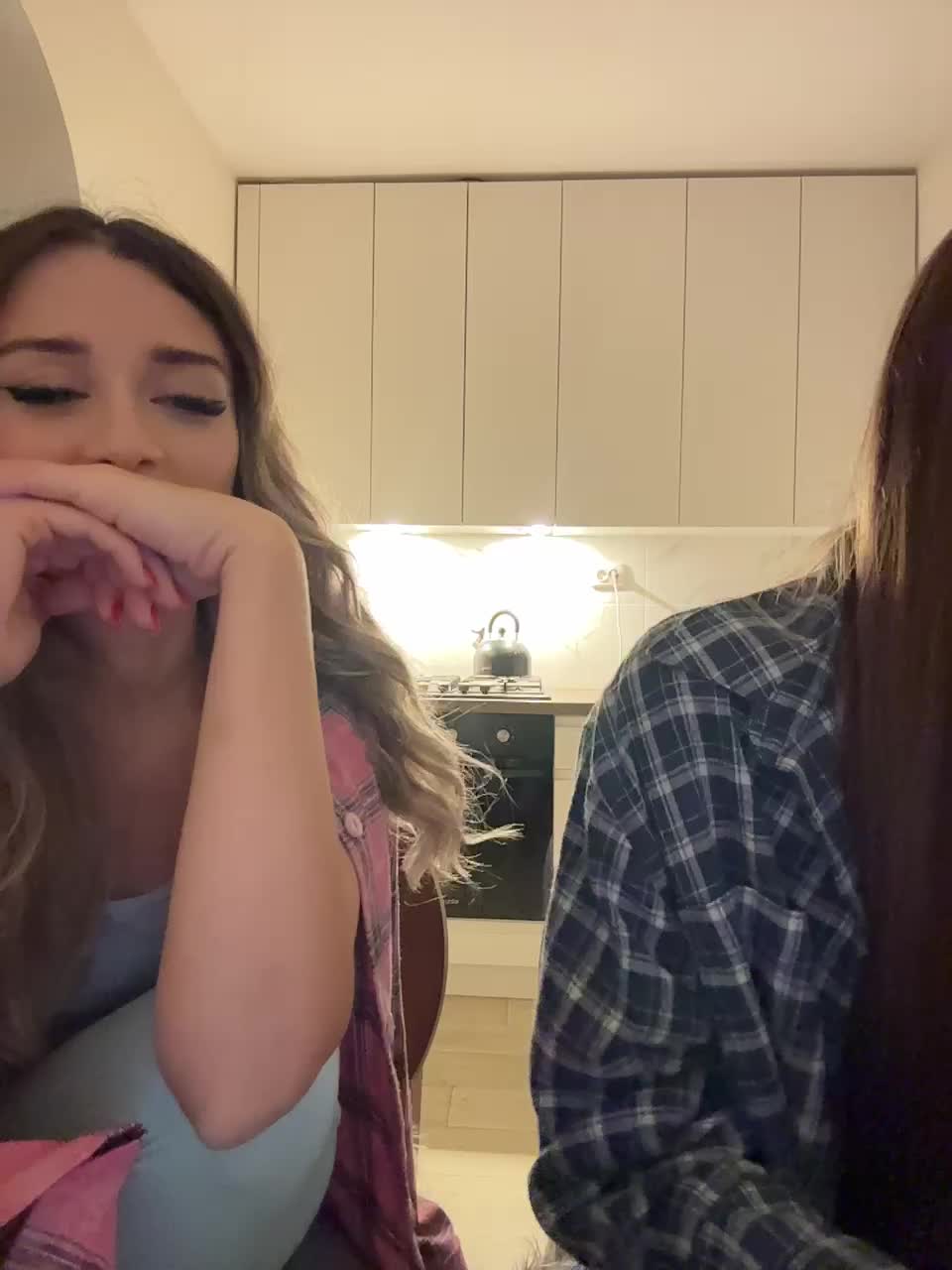 View or download file emilyandmira on 2024-10-17 from bongacams