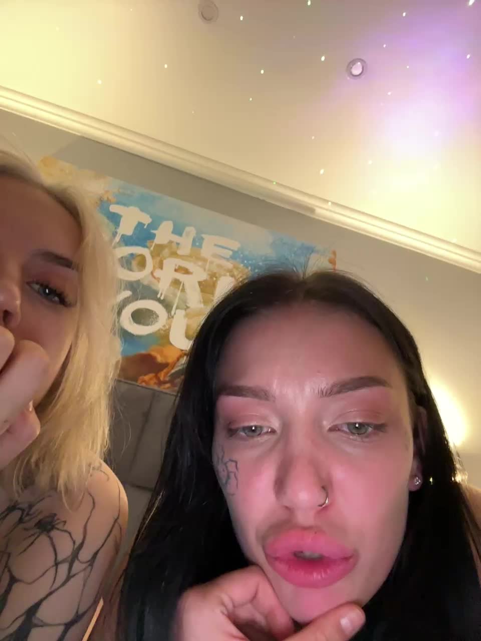 View or download file mollyandkelly on 2024-10-17 from bongacams