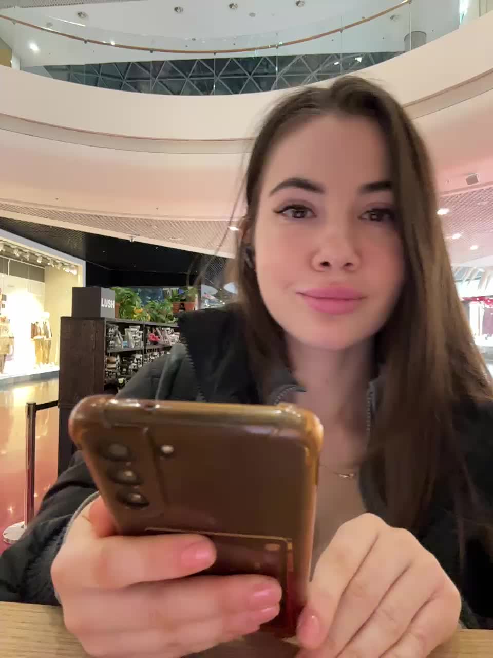 View or download file moinik on 2024-10-18 from bongacams