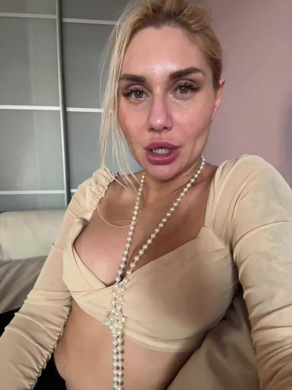 View or download file tvoyasamka77 on 2024-10-18 from bongacams