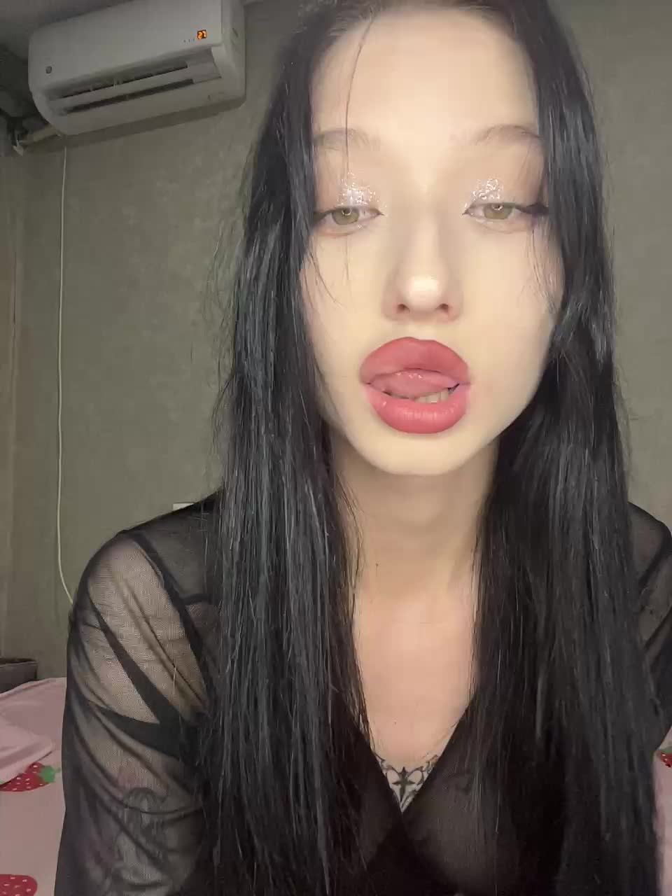 View or download file deckerson1 on 2024-10-19 from bongacams