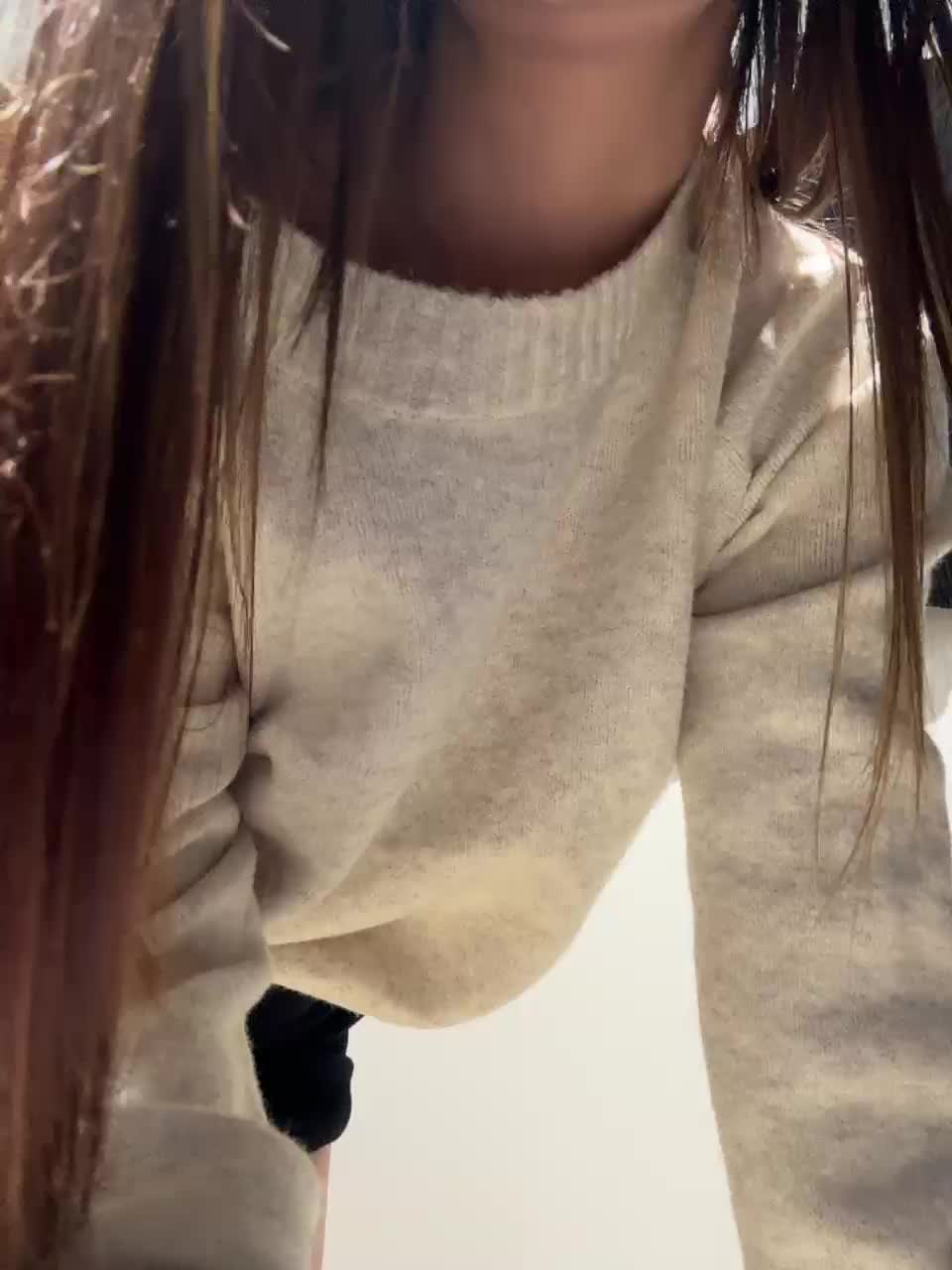 View or download file alliina_leee on 2024-10-24 from bongacams