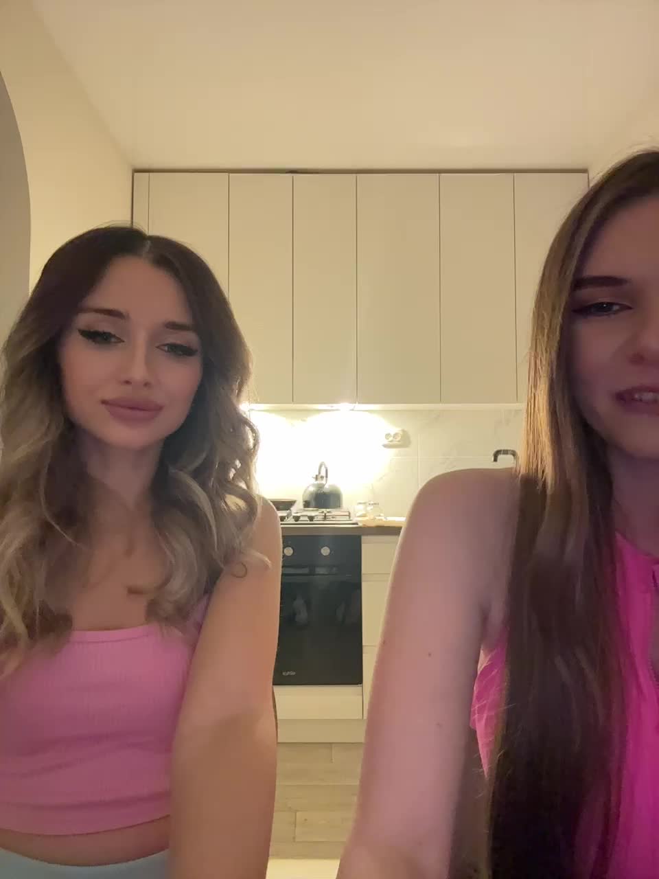 View or download file emilyandmira on 2024-10-27 from bongacams