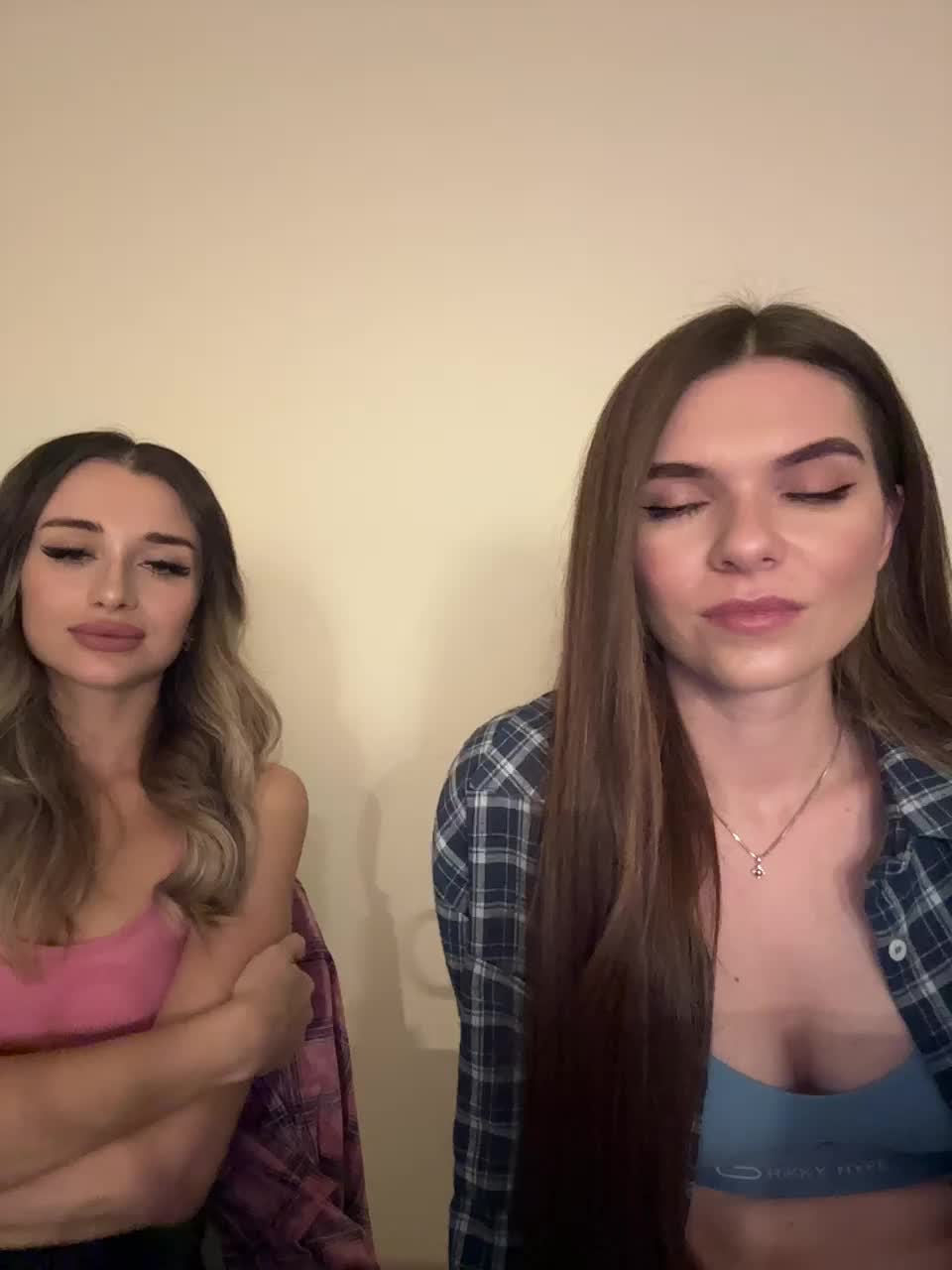 View or download file emilyandmira on 2024-10-30 from bongacams