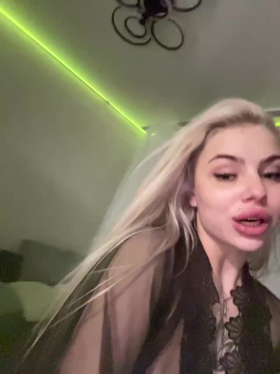 View or download file aresandafina on 2024-11-03 from bongacams