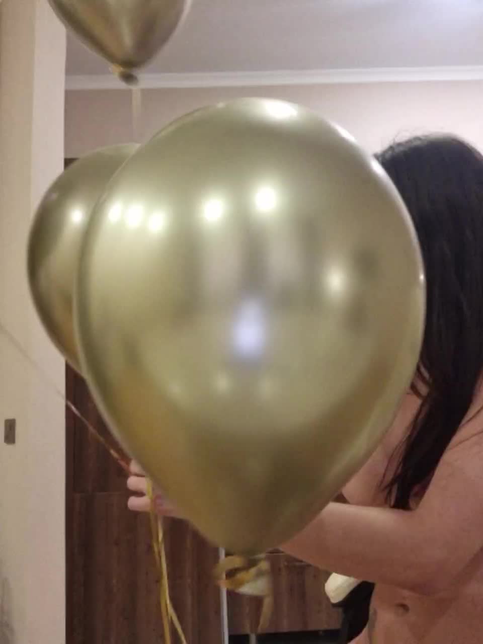 View or download file vikki100500 on 2024-11-03 from bongacams