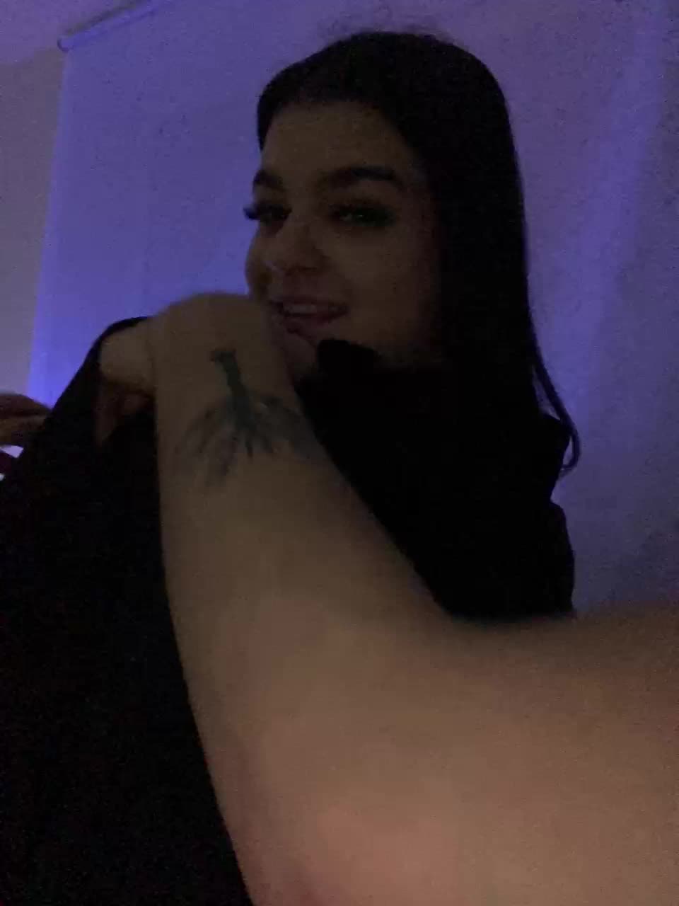 View or download file nikandst on 2024-11-09 from bongacams