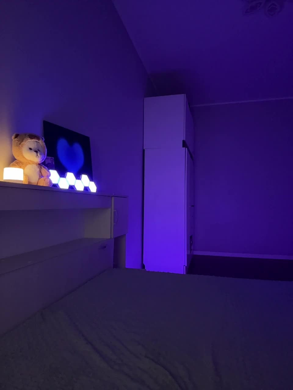 View or download file crazyaleona on 2024-11-11 from bongacams