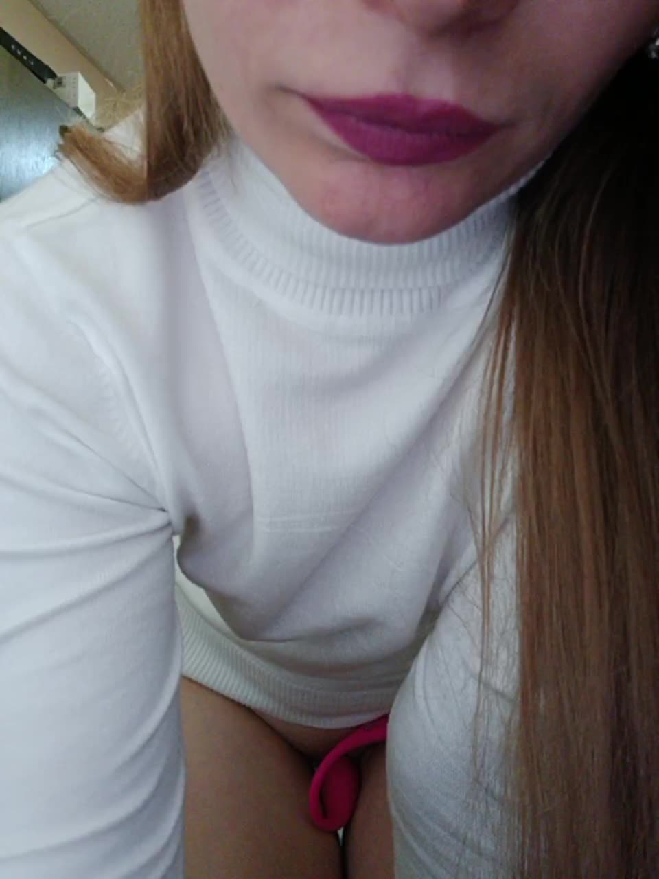 View or download file emmihot on 2024-11-14 from bongacams