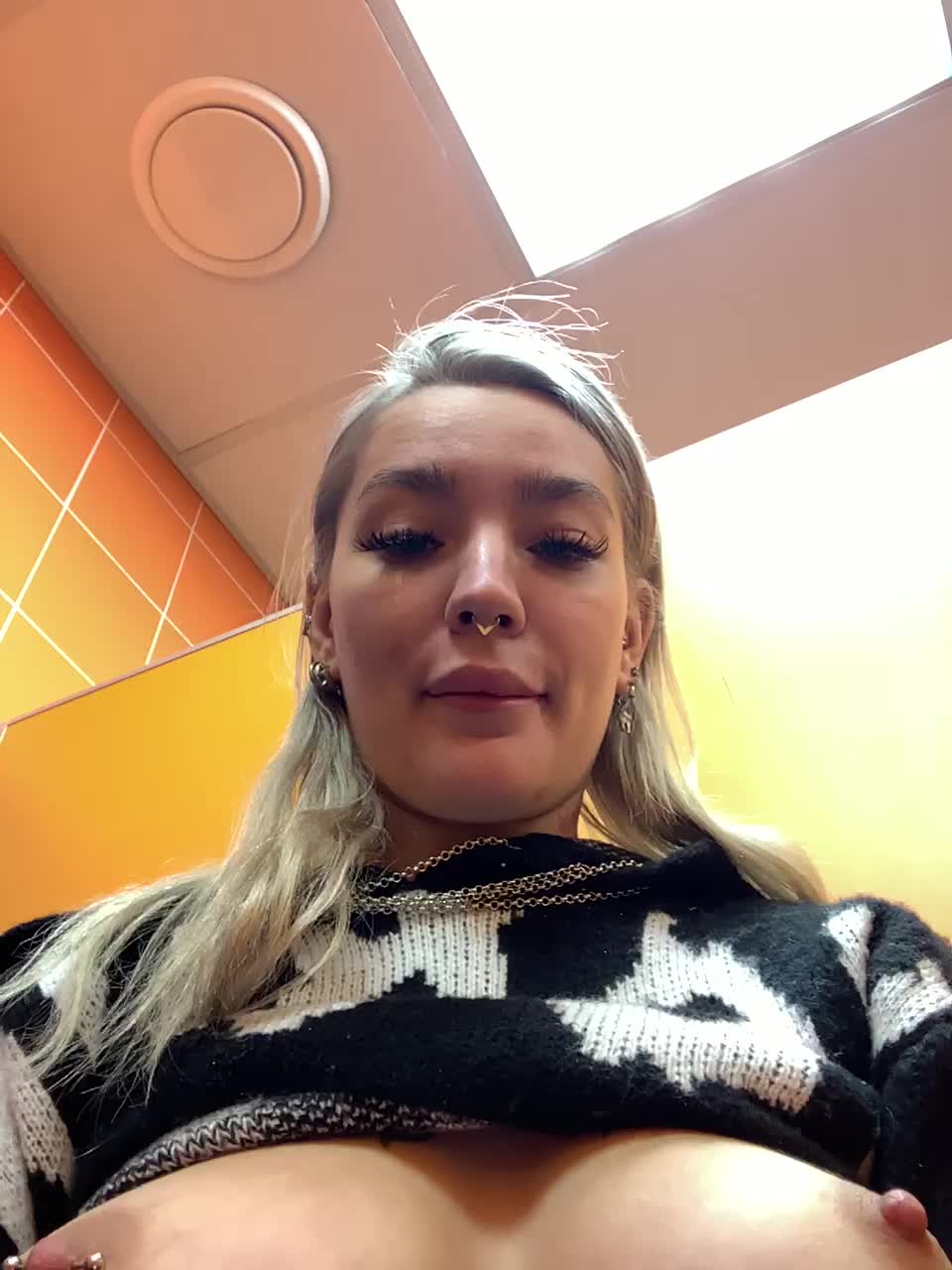 View or download file sextazyy on 2024-11-14 from bongacams