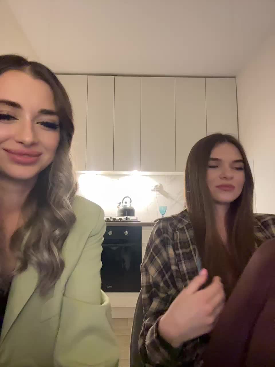 View or download file emilyandmira on 2024-11-15 from bongacams