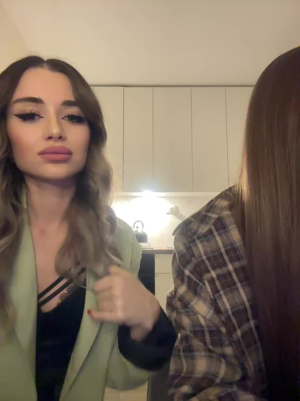 View or download file emilyandmira on 2024-11-15 from bongacams