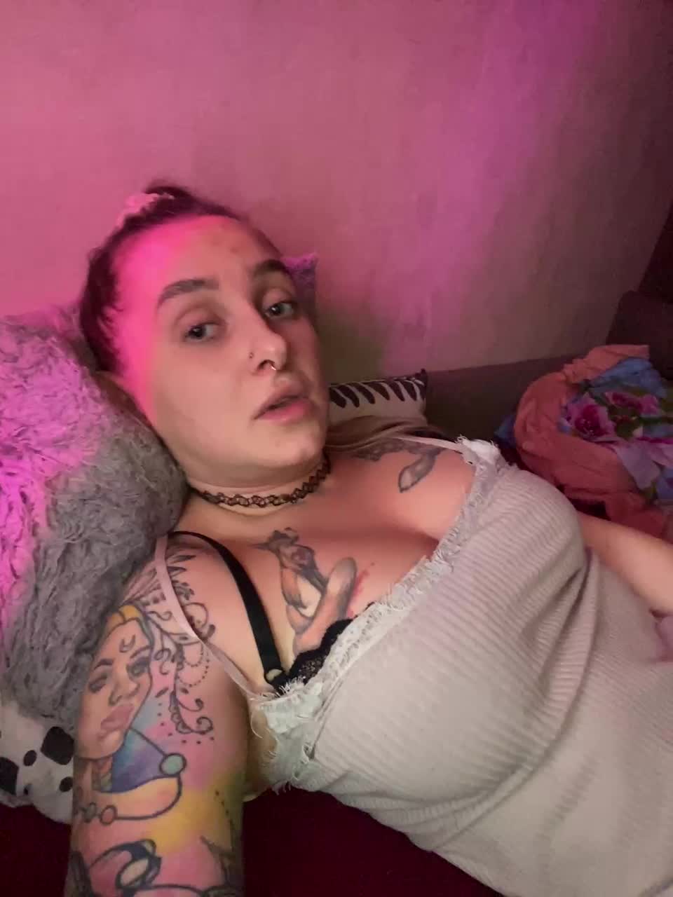 View or download file prettylick on 2024-11-16 from bongacams