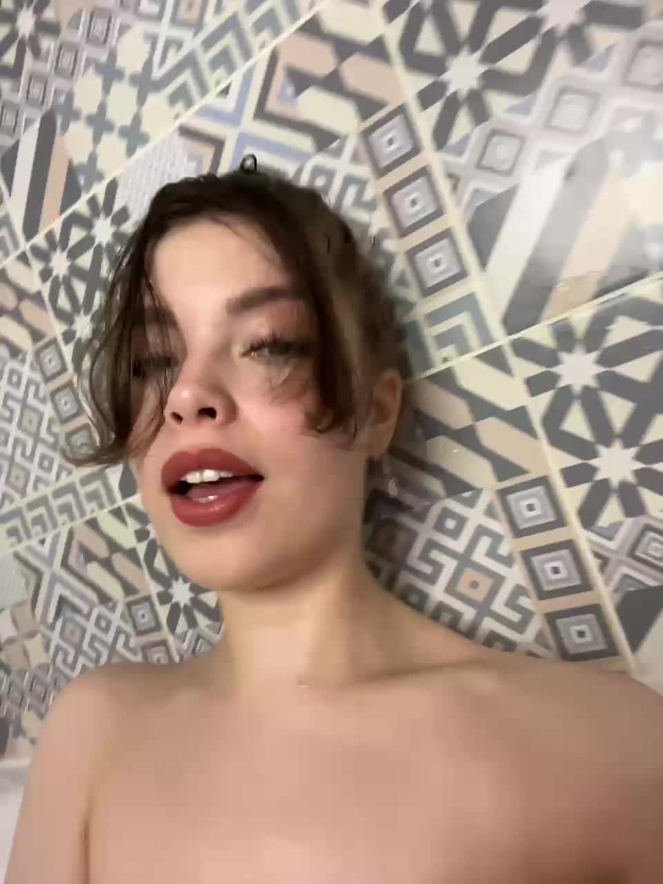 View or download file ladyemily on 2024-11-18 from bongacams