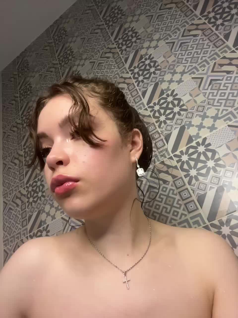 View or download file ladyemily on 2024-11-21 from bongacams