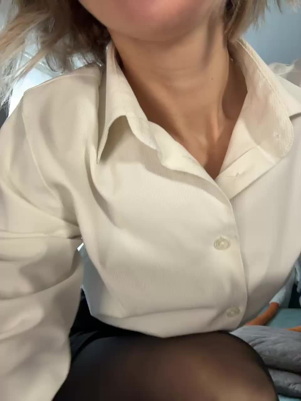 View or download file witchpeach on 2024-11-25 from bongacams