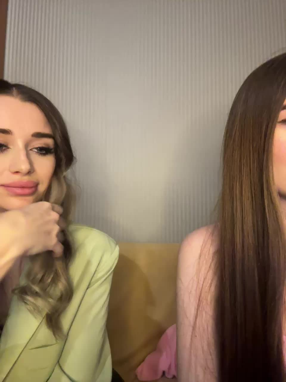 View or download file emilyandmira on 2024-11-27 from bongacams