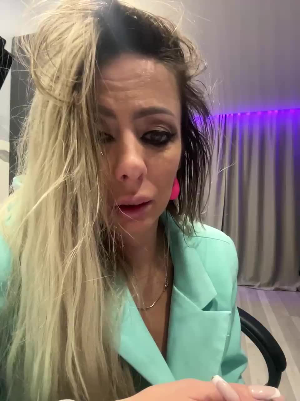 View or download file blondalina on 2024-12-01 from bongacams