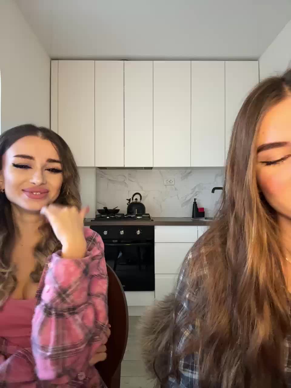 View or download file emilyandmira on 2024-12-01 from bongacams