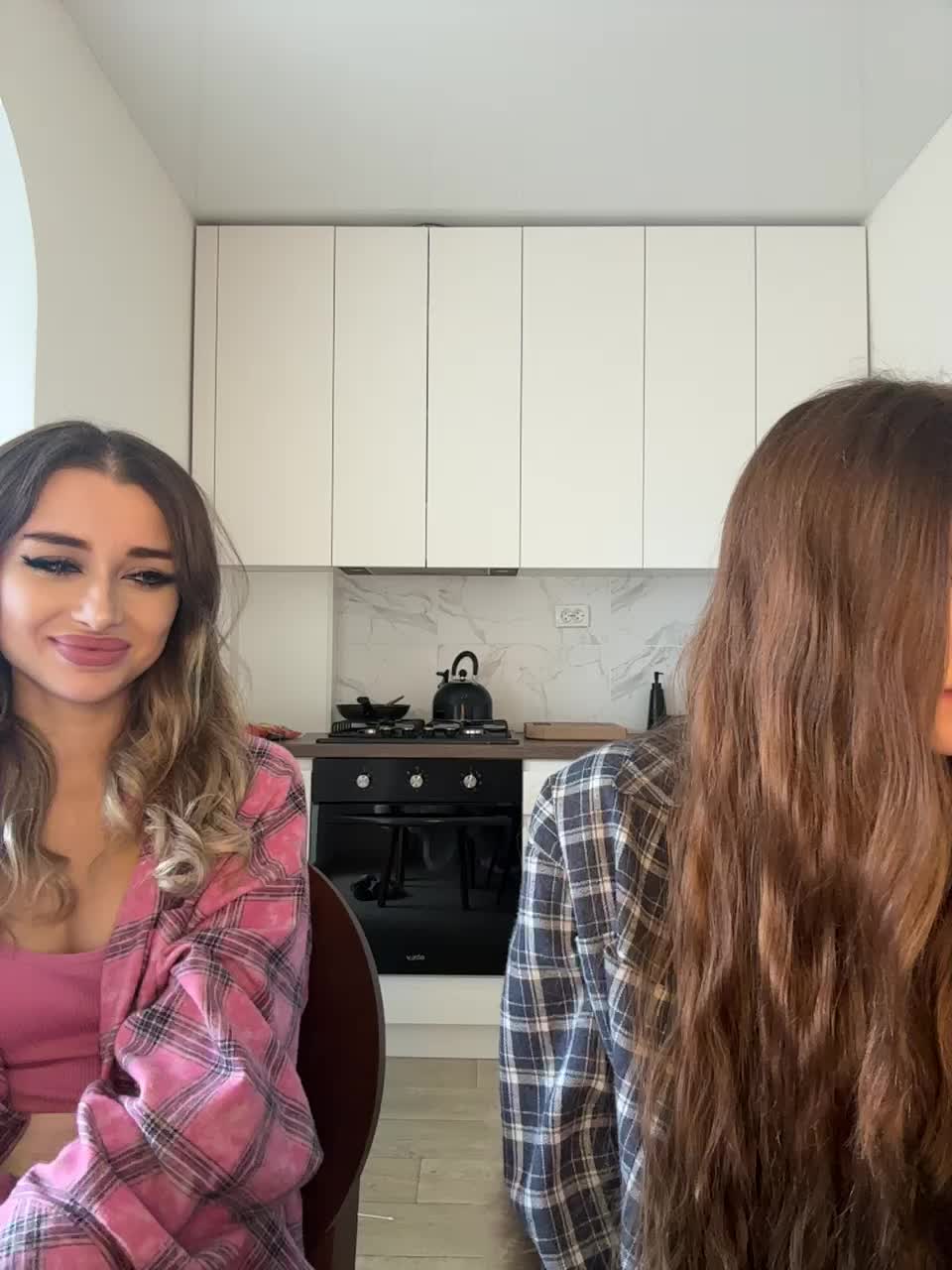 View or download file emilyandmira on 2024-12-01 from bongacams