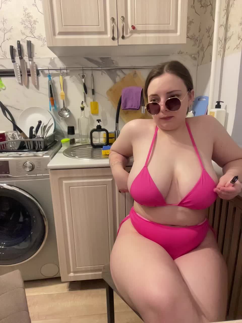 View or download file red_rooms on 2024-12-03 from bongacams