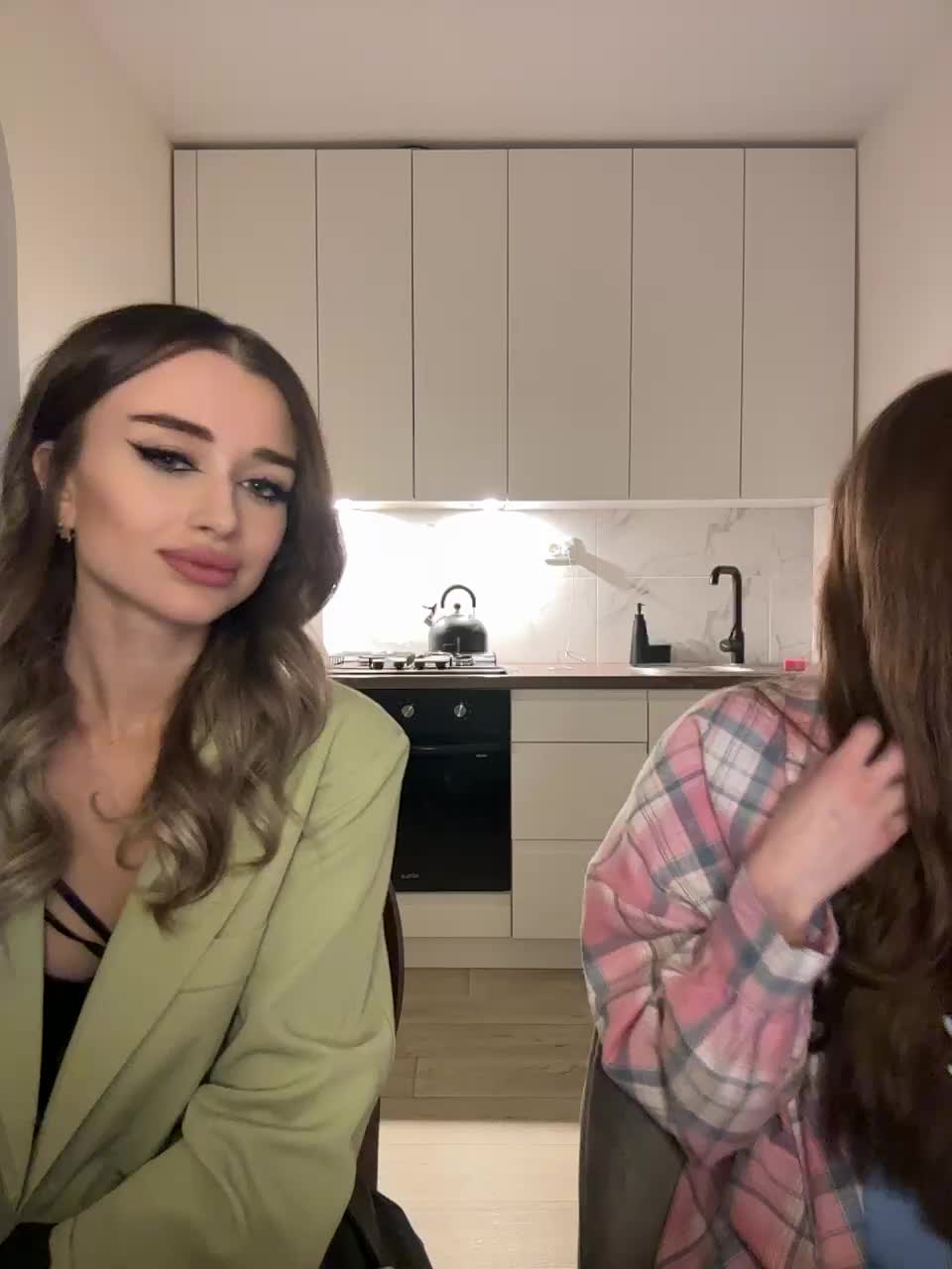 View or download file emilyandmira on 2024-12-05 from bongacams