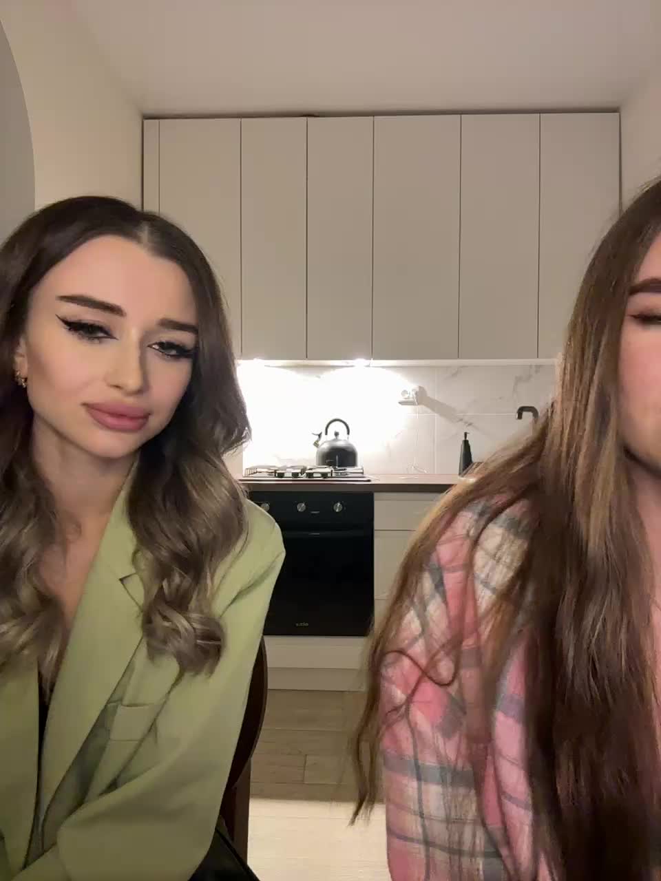 View or download file emilyandmira on 2024-12-05 from bongacams