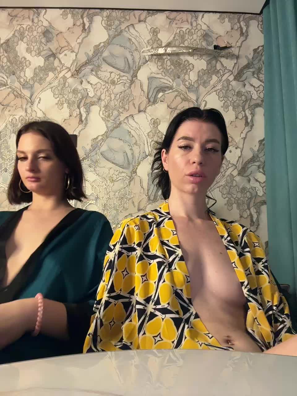 View or download file 6kitty9 on 2024-12-06 from bongacams