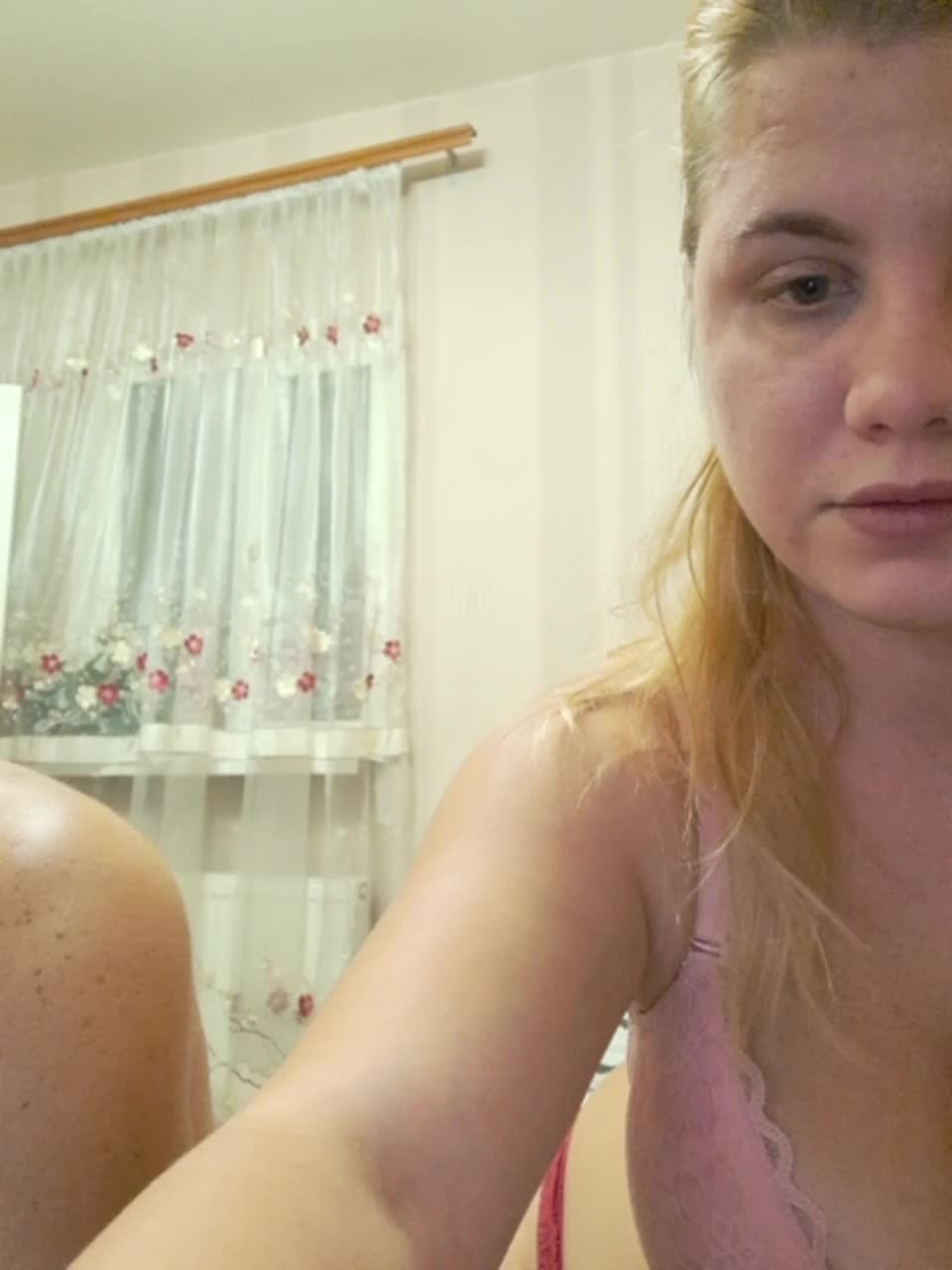 View or download file dollye_and_friend on 2024-12-07 from bongacams