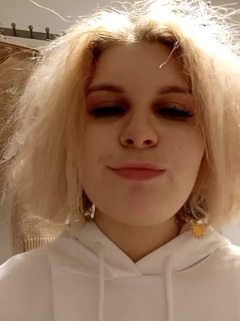 View or download file marie_outdoor on 2024-12-07 from bongacams